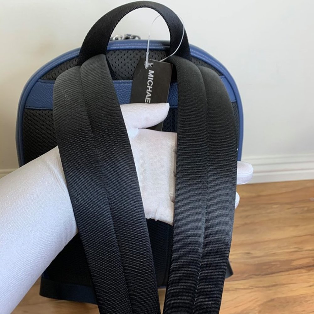 ❤️❤️❤️❤️SOLD❤️❤️❤️❤️💙Michael Kors Leather Backpack💙 - Picture 5 of 17